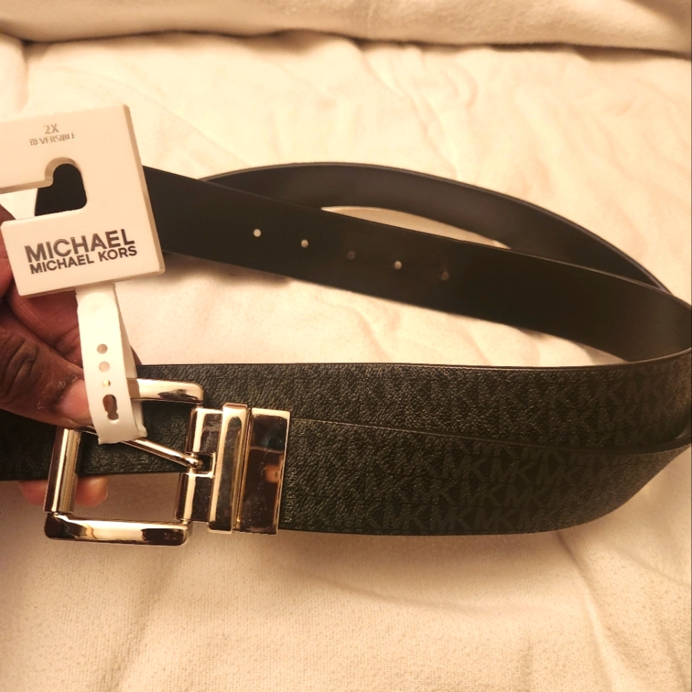 Michael Kors reversible belt